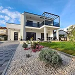 Villa Adria Near Sibenik, 90 Meters From The Sea