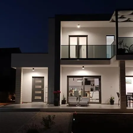 Adria Near Sibenik, 90 Meters From The Sea * Jadrija