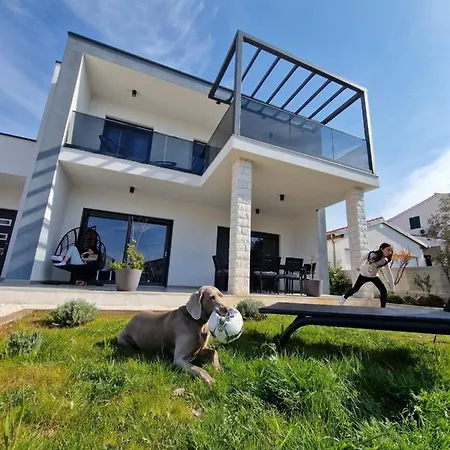 Adria Near šibenik, 90 Meters From The Sea