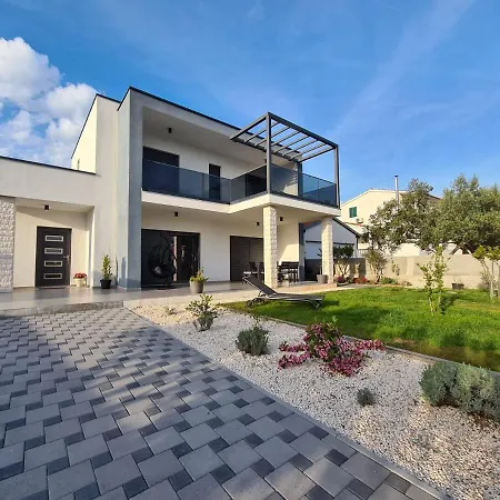 Villa Adria Near Sibenik, 90 Meters From The Sea