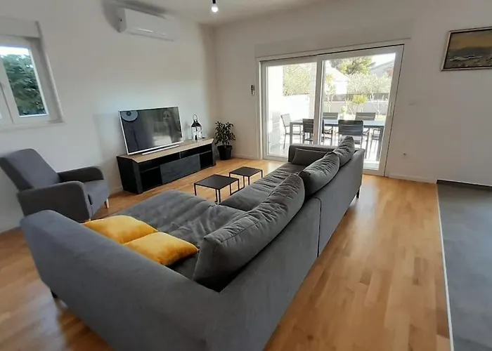 Villa Adria Near Sibenik, 90 Meters From The Sea *