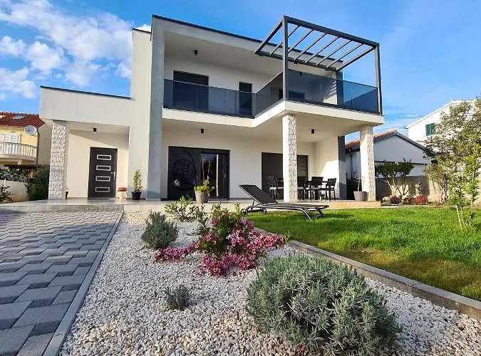 Villa Adria Near Sibenik, 90 Meters From The Sea